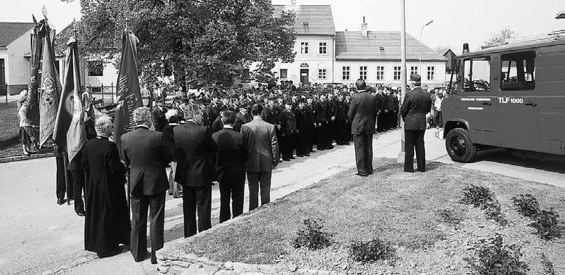 Fahrzeugweihe TLF - Mai 1986 zoom_