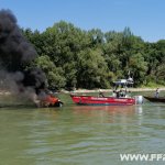 Brandeinsatz (B3) Bootsbrand auf der Donau