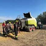 Brand einer Strohballenpresse in Mühlleiten